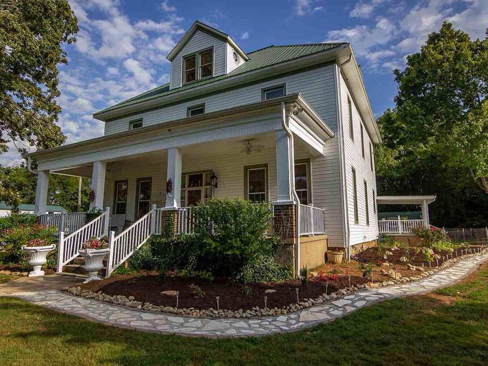 Landscaping for 3R Outdoor in West Knoxville, TN